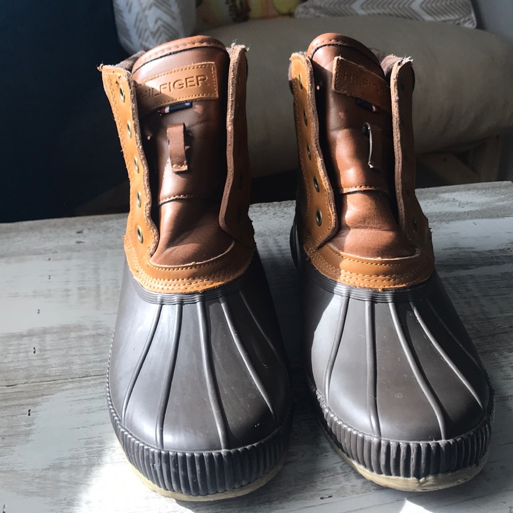 Men’s Tommy Hilfiger size 10